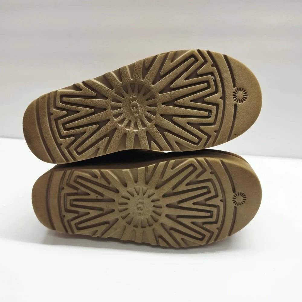 UGG Classic Mini Platform Kids Size 3 Chestnut Suede Boots 1143700K